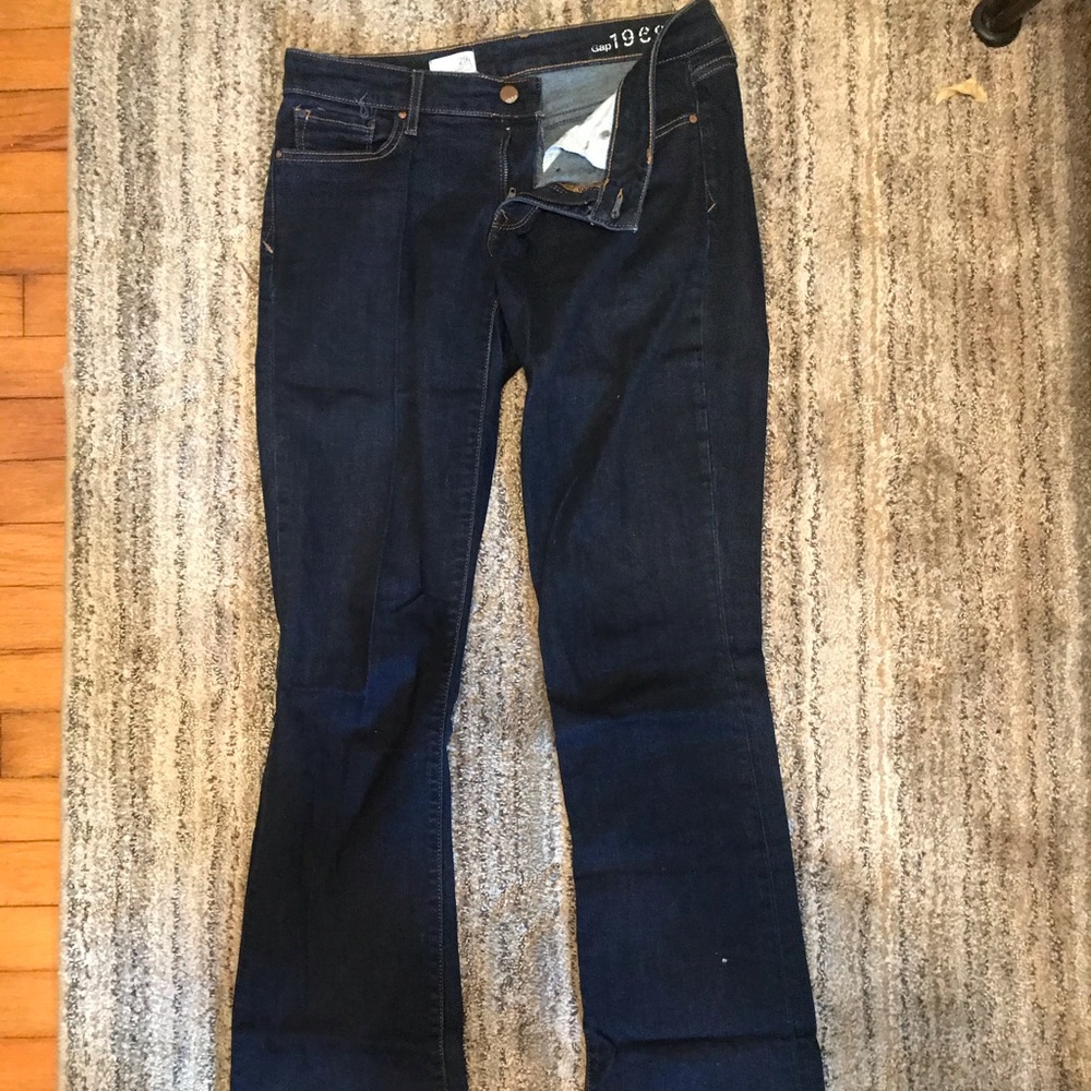 Gap Bootcut Jean - size 29/8